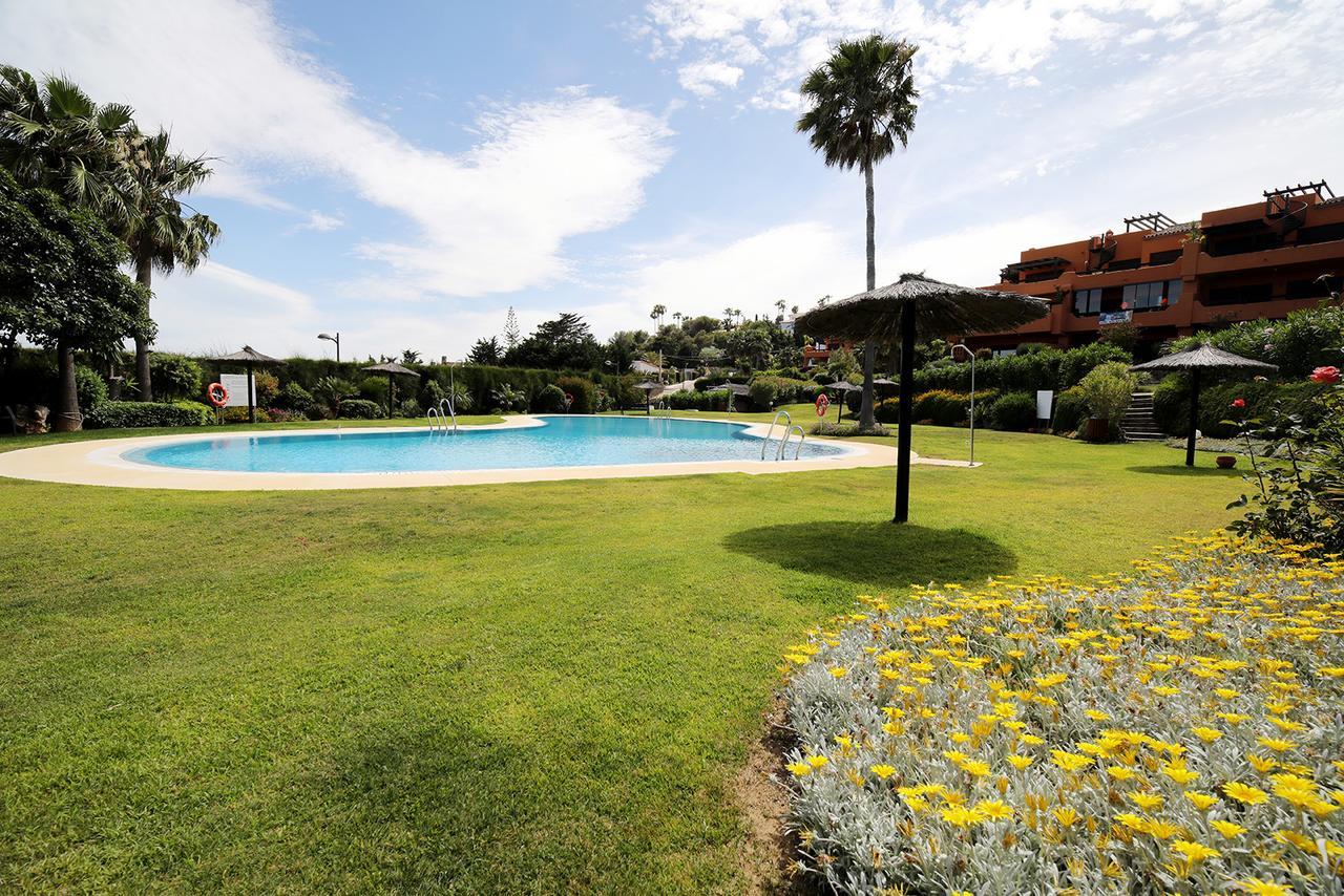 Ferienwohnung Jardines De Nueva Galera Cozy Penthouse Estepona Exterior foto