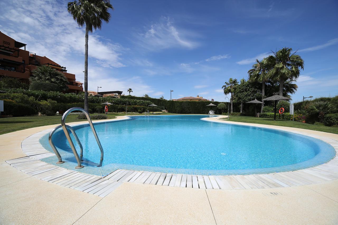 Ferienwohnung Jardines De Nueva Galera Cozy Penthouse Estepona Exterior foto