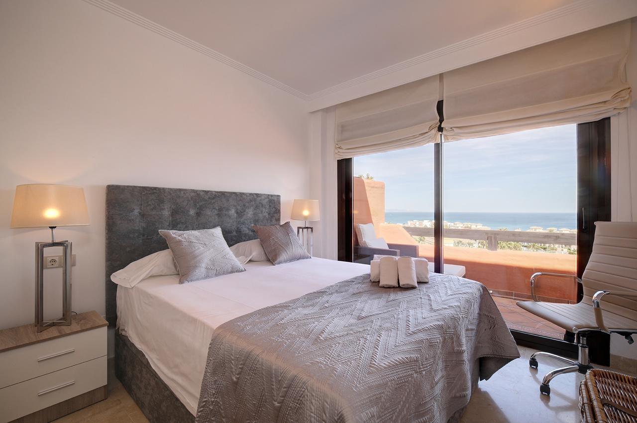 Ferienwohnung Jardines De Nueva Galera Cozy Penthouse Estepona Exterior foto